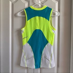 Pearl Izumi running top or biking top